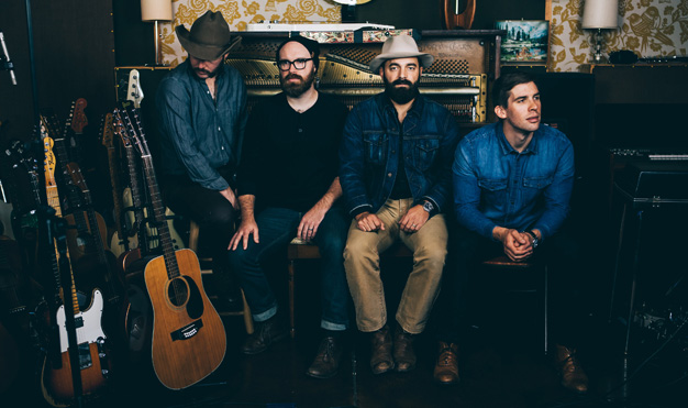 Drew Holcomb and The Neighbors<br>The Souvenir Tour